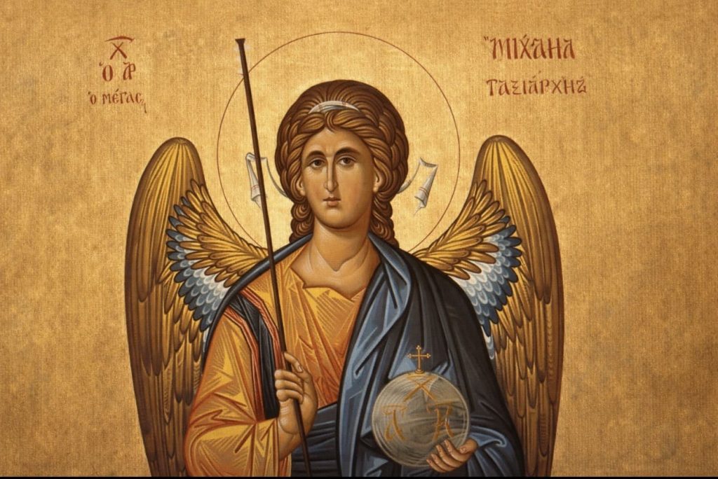 Icône de l’archange Saint Michel tenant un bâton, avec des ailes dorées